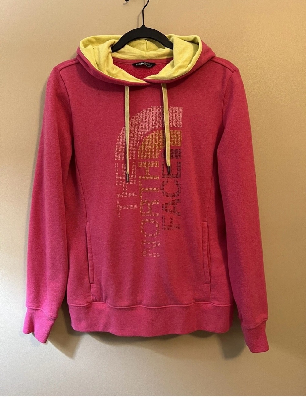 The North Face Women’s Long Sleeve Pink Hoodie Sweatshirt Size M